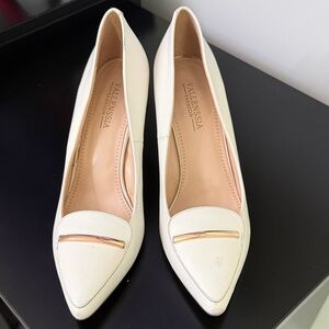 Women's Cream Pointed-Toe Loafers with Gold Bar